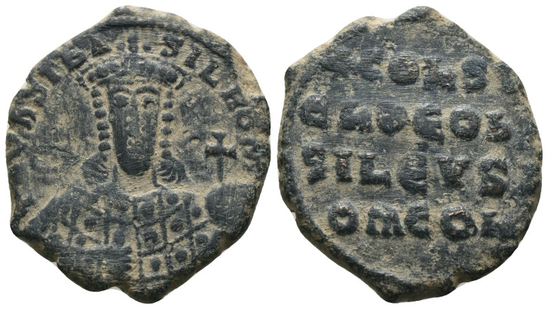 Leo VI. (889-912 AD). Follis. Constantinople. Obv: crowned bust facing. Rev: leg...