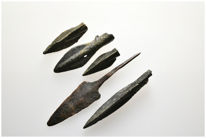 Collectible Item 
Lot of Ancient Bronze Arrow Heads,


18,55 g