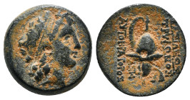 SELEUKID KINGDOM. Tryphon (Circa 142-138 BC). Ae. Antioch.
Obv: Diademed head right.
Rev: ΒΑΣΙΛΕΩΣ ΤΡVΦΩΝΟΣ / ΑVΤΟΚΡΑΤΟΡΟΣ.
Spiked Macedonian helmet a...