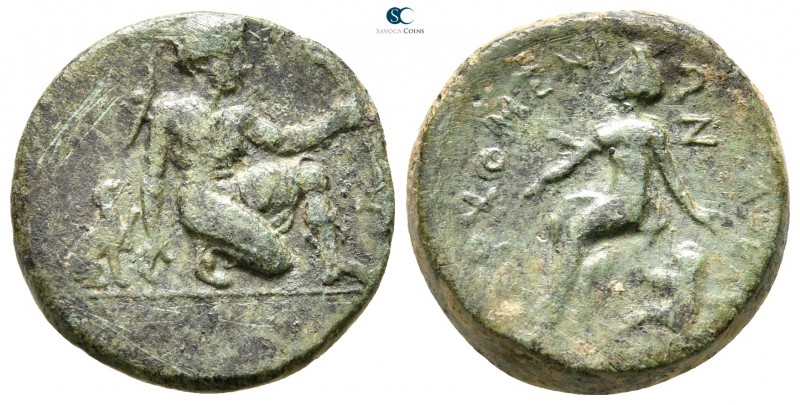 Arkadia. Orchomenos 370-340 BC. 
Dichalkon Æ

19mm., 5,57g.

Artemis kneeli...