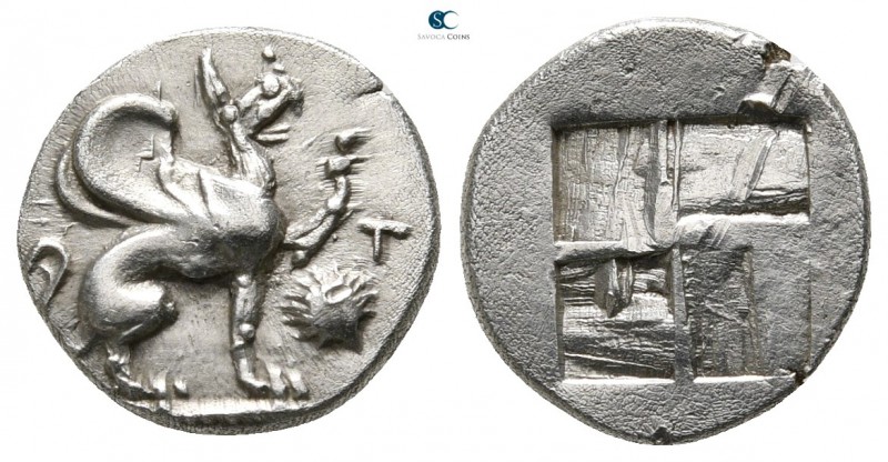Ionia. Teos 450-425 BC. 
Trihemiobol AR

12mm., 1,42g.

Griffin seated righ...