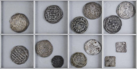 AL-ANDALUS COINS
Lote 14 monedas. AR. Incluye 7 Dirhams emirales con ceca de Al Andalus. Fecha: 111H, 116, 120, 121, 126, 186, 231. 2 monedas Dirhams...