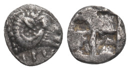 TROAS. Kebren. Diobol (5th century BC).
Obv: KEBP.
Head of ram right.
Rev: Quadripartite incuse square.
SNG Arikantürk 378-83; SNG Copenhagen 254-5.
C...