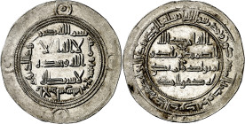 Gobernadores. AH 114. Tipo posterior a la reforma. Al Andalus. Dirhem. (V. 28) (Fro. 1). Bismillah casi cuadrada. Muy bella. Muy rara. 2,96 g. EBC.