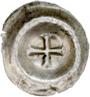 Zakon Krzyżacki, Brakteat guziczkowy, Av.: Krzyż grecki, na wale częściowo kropki.