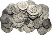 LOTTI MULTIPLI 
 Messina. Lotto di trentadue monete. Filippo III e Filippo IV di Spagna, 1598-1621 e 1621-1665. Da 4 tarì (11). Da 3 tarì (9). Da 2 t...