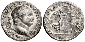 (72 d.C.). Vespasiano. Denario. (Spink 2317) (S. 618) (RIC. 362). 2,98 g. MBC-.