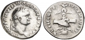 (79 d.C.). Domiciano. Denario. (Spink 2643) (S. 393) (RIC. 1081, de Vespasiano). 3,13 g. MBC-.