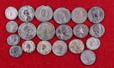 Lote de 18 bronces del Bajo Imperio variados, incluye además 1 cuadrante de Claudio y 1 bronce grecoromano de Bostra. 20 monedas en total. A examinar....