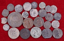 Lote de 25 cobres catalanes de distintos períodos, la mayoría de época medieval. A examinar. BC-/MBC+.