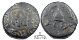 Kings of Macedon. Demetrios Poliorketes 294-288 BC. Æ 1/2-unit, Macedonian shield with monogram of Demetrios in central boss / Macedonian helmet. 14 m...