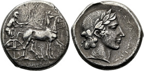 SIZILIEN. KATANA Tetradrachme ø 27mm (17.00g). ca. 450 - 430 v. Chr. Vs.: Wagenlenker in Quadriga n. r. fahrend. Rs.: ΚΑΤΑΝΑΙΟΝ, Kopf des Apollon mit ...