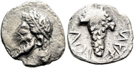 SIZILIEN. NAXOS Litra ø 11mm (0.56g). 530 - 510 v. Chr. Vs.: Kopf des bärtigen Dionysos mit Efeukranz n. l. Rs.: NAXION, Weintraube. Cahn, Naxos S. 10...