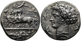 SIZILIEN. SYRAKUS Dionysios I., 406 - 367 v. Chr. Dekadrachme ø 35mm (41.78g). ca. 405 - 400 v. Chr. Vs.: Wagenlenker ein Viergespann n. l. lenkend, d...