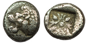Miletos AR Obol, c. 525-475 BC Miletos, Ionia. AR Obol . c. 525-475 BC. Obv. Forepart of lion left. Rev. Stellate pattern in incuse square.
Weight 1,0...