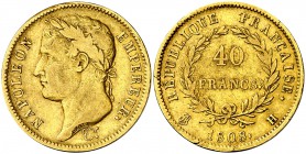 1808. Francia. Napoleón. H (La Rochelle). 40 francos. (Fr. 485) (Kr. 688.2). 12,75 g. AU. Escasa. MBC-.
