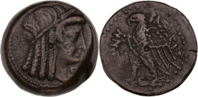 GRÈCE ANTIQUE - GREEK
Royaume lagide, Ptolémée V (203-176 av. J.-C.) et Cléopâtre Ière. AE 32 (tétrachalque) ND, Alexandrie.
SNG Cop.246 v. ; Bronze -...