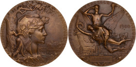 FRANCE
IIIe République (1870-1940). Médaille, Exposition Universelle de Paris par J. C. Chaplain, attribuée à J. Ricomé 1900, Paris.
MdP.79 ; Bronze -...