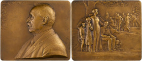 FRANCE
IIIe République (1870-1940). Plaque, Association Léopold Bellan par Pillet 1924.
Bronze - 241 g - 76 x 88 mm - 12 h
Poinçon corne BRONZE. Super...