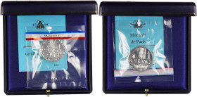 FRANCE
Ve République (1958 à nos jours). Piéfort de 10 francs Mathieu en argent 1985, Pessac.
GEM.186.P2 ; Argent - 22,8 g - 26 mm - 6 h
Dans son coff...