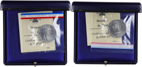 FRANCE
Ve République (1958 à nos jours). Piéfort de 2 francs Semeuse 1985, Pessac.
GEM.123.P1 ; Nickel - 15 g - 26,5 mm - 6 h
Dans son coffret d’origi...
