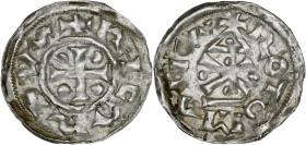 FRANCE / FÉODALES - FRANCE / FEUDAL
Normandie (duché de), Richard Ier (943-996). Denier, avec besant dans le fronton ND, Rouen.
Dy.16 - Fécamp 773-266...