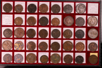 GRANDE-BRETAGNE - UNITED KINGDOM
Victoria (1837-1901). Importante malette comprenant une collection de plus de 750 monnaies anglaises différentes, cl...