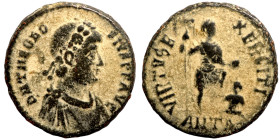 Theodosius I. (383-388 AD). Follis. Antioch. Obv: DN THEODOSIVS PF AUG. perl-diademed bust of Theodosius right. Rev: VIRTVS EXERCITI. emperor standing...