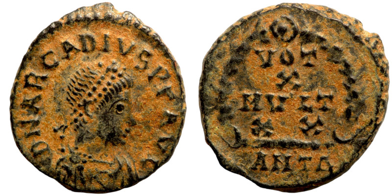 Arcadius (AD 383 - 388). AE Follis

13mm 1,18g