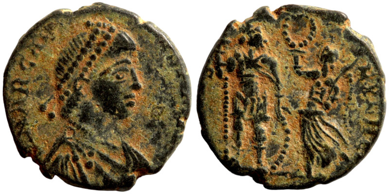 Arcadius (AD 383 - 388). AE Follis

16mm 2,46g