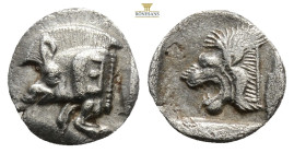Greek MYSIA, Kyzikos (Circa 450-400 BC) AR obol (11,3 mm, 0,76 g)Obv: Forepart of boar left; to right, tunny upward.Rev: Head of roaring lion left;