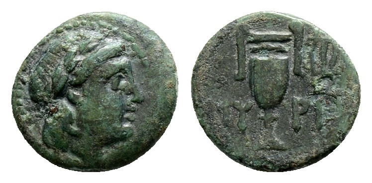 AEOLIS. Myrina. 2nd-1st century BC. Dichalkon (Bronze, 17,5 mm, 3.7 g, ). Laurea...