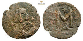 Philippicus Bardanes (711-713 AD). ConstantinopleAE Follis (24,3 mm. 3.2g)Obv: bust of Philippicus facing, wearing short beard, crown with cross, and ...