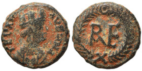 OSTROGOTHS. Theoderic, 493-526. 10 Nummi (bronze, 3.27 g, 15 mm), Ravenna. FELIX RAVENNA Mural-crowned and draped bust right. Rev. Ravenna monogram wi...