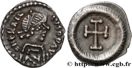 HERACLIUS
Type : Quart de silique 
Date : 610-641 
Mint name / Town : Ravenne 
Metal : silver 
Diameter : 12  mm
Orientation dies : 5  h.
Weight : 0,4...