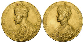 GREAT BRITAIN GEORGE V Gold Krönungs Medaille 1911 BHM-4022. Von B. Mackennal. 30 mm. Eine offizielle Ausgabe der Königlichen Münze zum Gedenken an di...