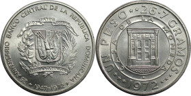 Weltmünzen und Medaillen, Dominikanische Republik / Dominican Republic. 25 Jahre - Zentralbank. 1 Peso 1972. 26,7 g. 0.900 Silber. 0.77 OZ. KM 34. Ste...