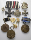 Orden - Lots.


Deutschland nach 1871.

Lot (10 Stück, Eisen, Messing und Kupfer): verschiedene Orden, Medaillen und Abzeichen, 1897-1915.

Seh...