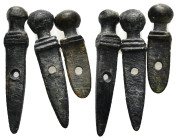 ANCIENT ROMAN BRONZE SWORDS PENDANT.(Circa 1st - 2nd century).Ae.

Condition : Good very fine.

Weight : gr
Diameter : mm