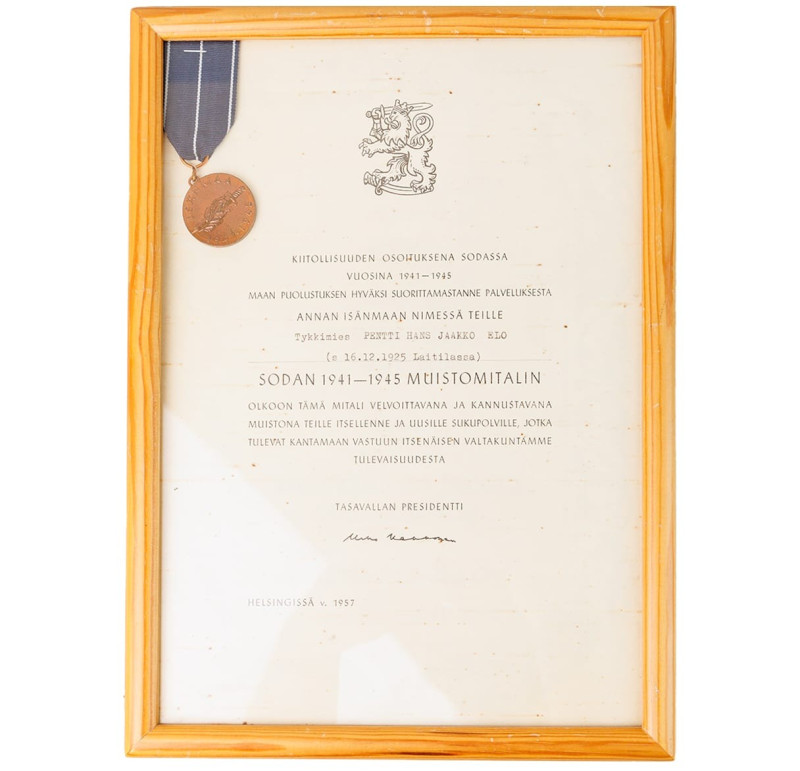 Finnish Commemorative Medal of the Continuation War 1941-1945, "ISÄNMAA" with th...
