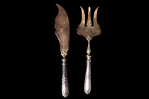 Classic serving set for meat with silver handles, gilding and chiseled decoration. Silver handles, marked, France. Late 19th century. The size 29 cm. ...