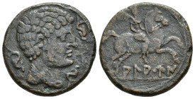 HISPANIA ANTIGUA. ALAUN. Unidad. A/ Cabeza masculina a der. con manto y fíbula, alrededor 3 delfines. R/ Jinete con palma a der., debajo sobre línea A...