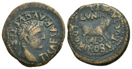 HISPANIA ANTIGUA. CLUNIA. Tiberio. Semis. A/ Cabeza laureada a der.; TI CAESAR AVGVSTI F. R/ Jabalí a der., encima CLVNIA, debajo AED; L DOMIT ROBV T ...