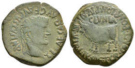 HISPANIA ANTIGUA. CLUNIA. Tiberio. As. A/ Cabeza laureada a der.; TI CAESAR AVG F AVGVSTVS IMP. R/ Toro a izq.; encima CLVNIA; L IVL RVF T CALO CONT P...