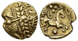 GRECIA ANTIGUA. PUEBLOS CELTAS. GALLIA BELGICA. ¿Ambiani? Estátera (s. I a.C.). A/ Cabeza laureada esquemática. R/ Caballo con auriga. AU 5,84 g. 18 m...