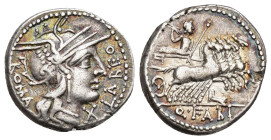 REPÚBLICA ROMANA. FABIA. Q. Fabius Labeo. Denario. Norte de Italia (124 a.C.). A/ Cabeza de Rom, delante LABEO, detrás ROMA.  R/ Júpiter en cuadriga a...