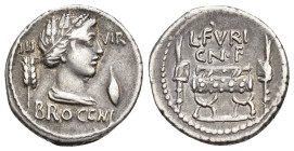 REPÚBLICA ROMANA. FURIA. L. Furius Cn. F Brocchus. Denario. Roma (63 a.C.). A/ Cabeza de Ceres a der. entre grano y espiga; III-VIR/BROCCHI.  R/ Silla...