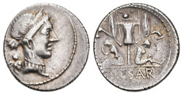 PERIODO DE JULIO CÉSAR A AUGUSTO. JULIO CÉSAR. Denario. Galia (46-45 a.C.). A/ Cabeza de Venus diademada a der., detrás Cupido.  R/ Trofeo de armas ga...
