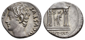 PERIODO DE JULIO CÉSAR A AUGUSTO. AUGUSTO. Denario. Colonia Patricia (19 a.C.). A/ Cabeza a izq.; (CAESAR) AVGVSTVS. R/ Templo tetrástilo con estatua ...