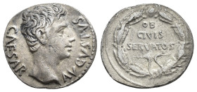 PERIODO DE JULIO CÉSAR A AUGUSTO. AUGUSTO. Denario. Colonia Patricia (19 a.C.). A/ Cabeza de Augusto a der.; CAESAR AVGVSTVS. R/ Corona cívica rodeand...